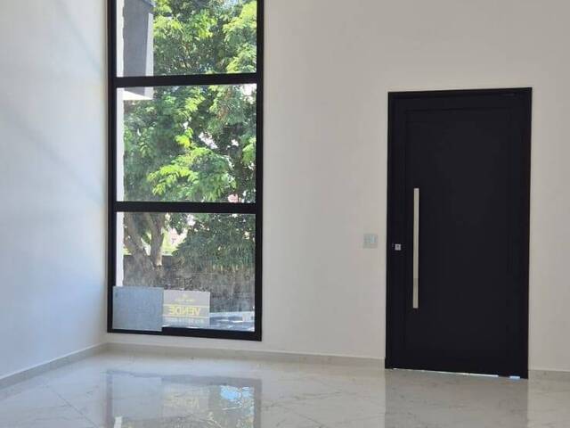 #35 - Casa para Venda em Caçapava - SP - 2